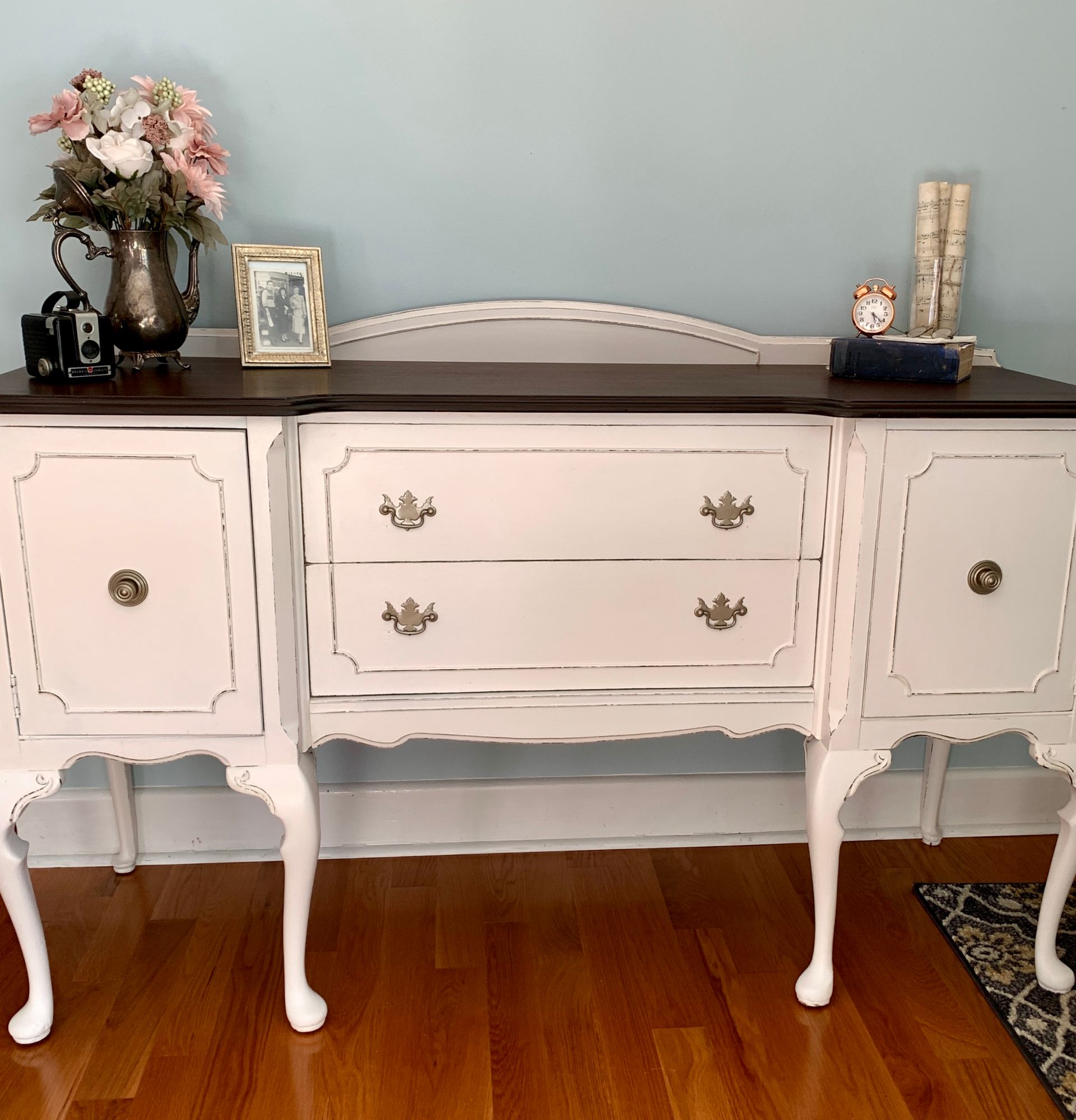 whitebuffetstaintop